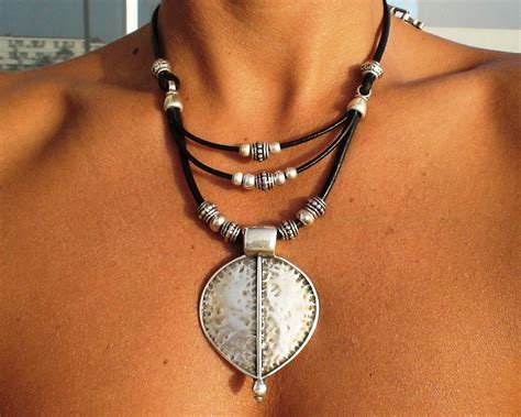 民族工艺品制作珠宝玉石