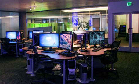 计算机动漫与游戏制作