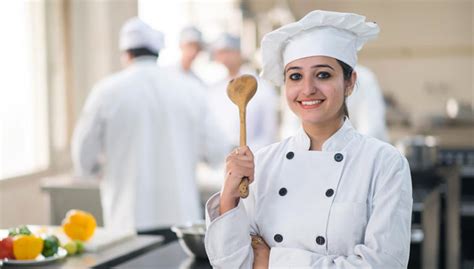 酒店管理与旅游服务