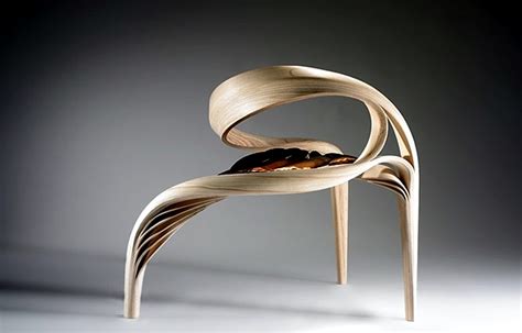 雕刻艺术与家具设计