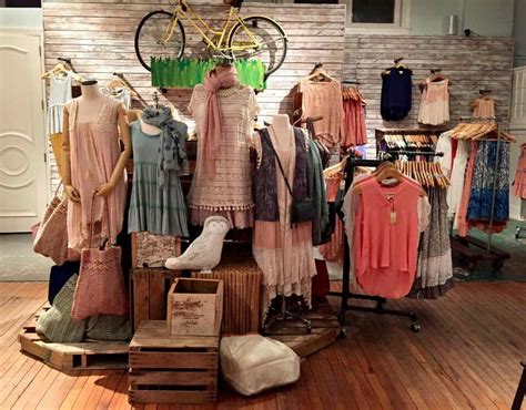 服装陈列与展示设计