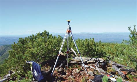 区域地质调查及矿产普查