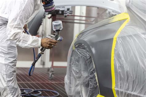 轿车铜漆工维修技师