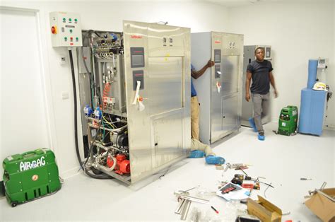 楼宇自动控制设备安装与维护(电梯工程技术)