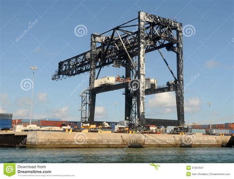 港口机械与自动控制