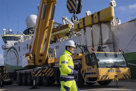 港口物流设备与自动控制