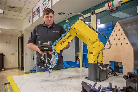 汽车维修工程教育