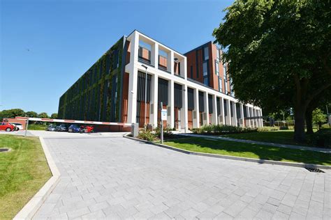 莱斯特大学