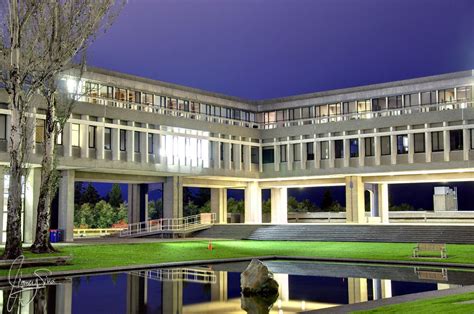 加拿大名校西門菲莎國際學(xué)院