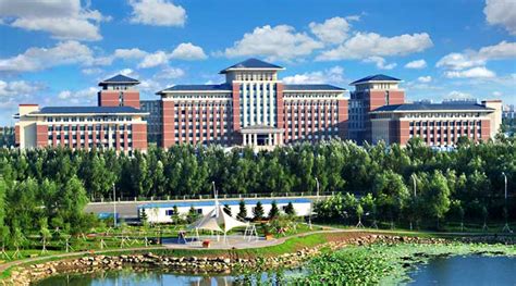 吉林大学