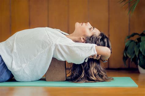 背部理疗瑜伽（Yoga Therapy for Back）