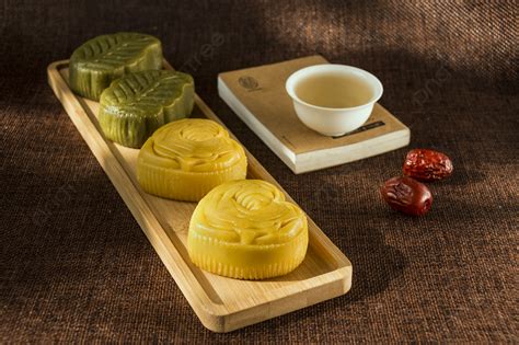 和果子桃山皮月饼的制作