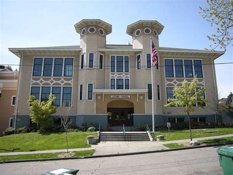 美國斯坦福國際學(xué)校申請服務(wù)(AEIS培訓(xùn)生)