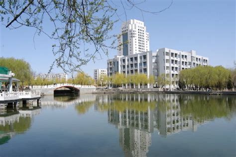 燕山大学