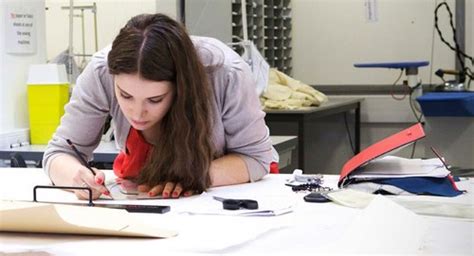 高級(jí)服裝樣衣制作班