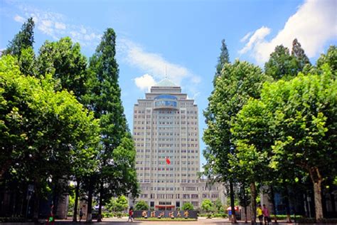 武汉工程科技学院计算机精品课