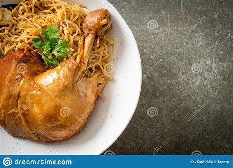 铁锅焖面（鸡块、排骨）