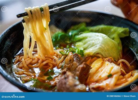 臺(tái)灣紅燒牛肉面