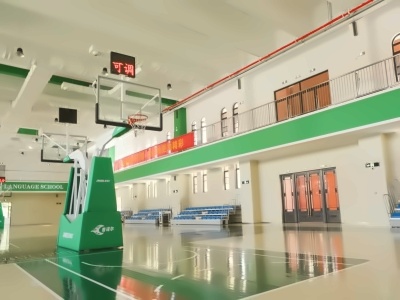 武汉经开外国语学校高中国际部篮球场