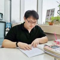 机构何老师