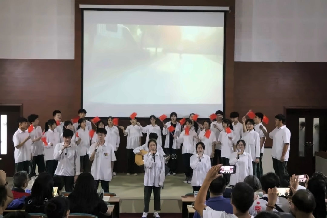 学生合唱.jpg