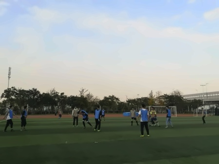 省泰中国际部**届家校足球友谊赛3.jpg