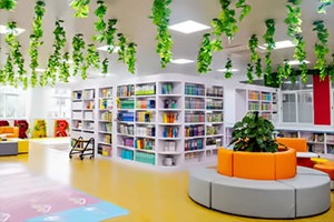 深圳市罗湖区华美外国语学校图书馆