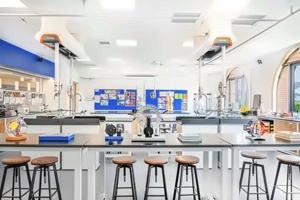 南京威雅学校实验室
