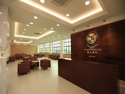 华外同文外国语学校学校大厅