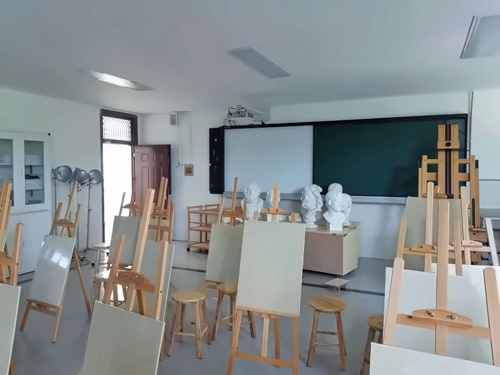 常州市平陵高级中学画室