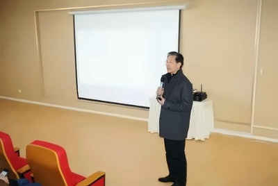 1月15日湖州帕丁顿双语学校开放日实况：与校长交流