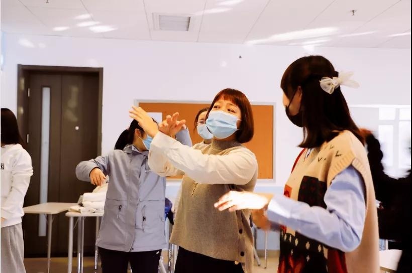 外国语大学国际课程中心