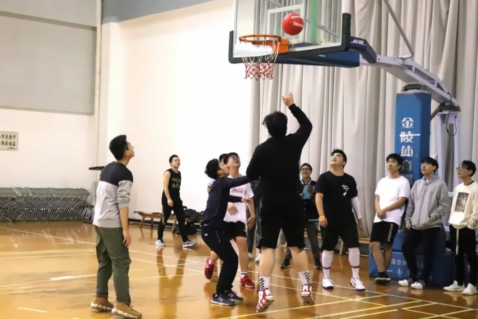 篮球赛初赛.jpg