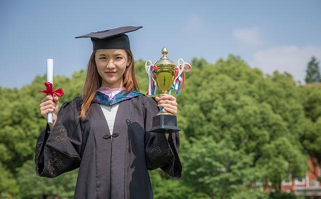 报考在职硕士学费多少