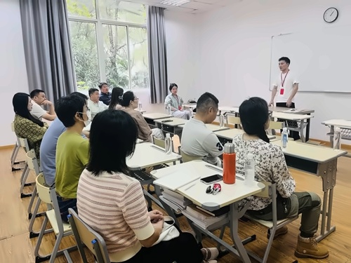 美华学校家长会