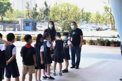 湖州帕丁顿双语学校校车安全演练.jpg