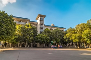广州市第六中学国际课程中心校园上操场
