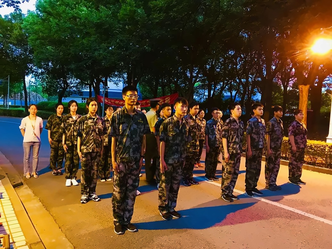 上海师范大学附属第二外国语学校高中部军训.jpg