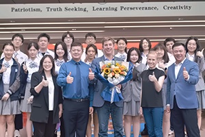 深圳富源英美学校胡润日