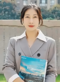 成都石室天府中学国际部A-Level课程经济学教师.jpg