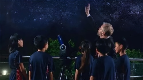 南京威雅学校学生探索星空