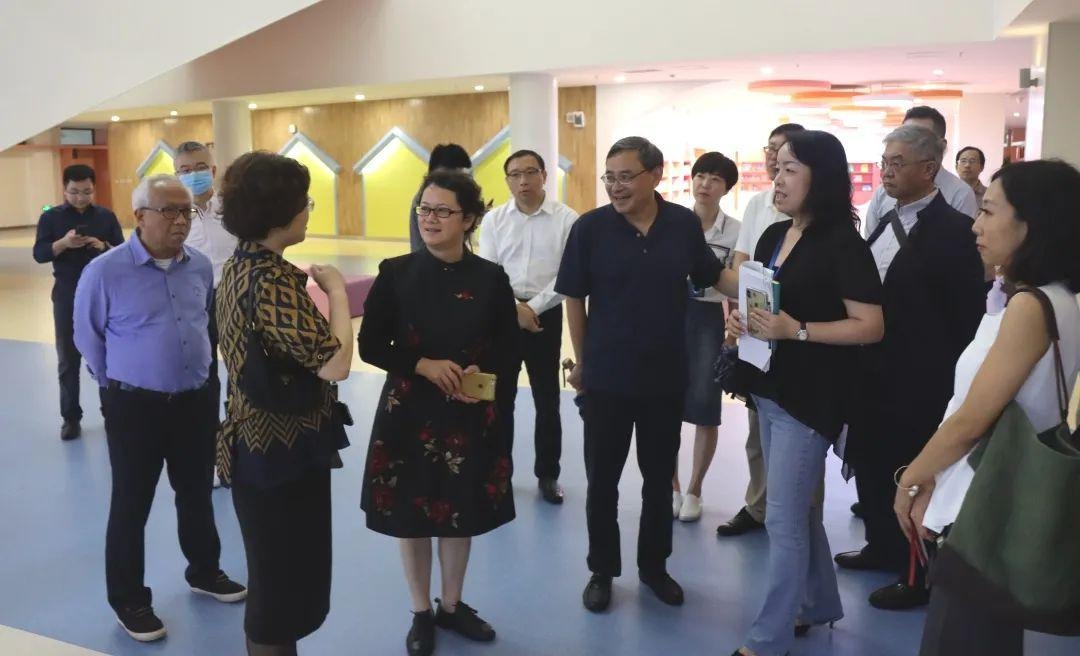 区委领导莅临上海托马斯实验学校调研指导.jpg