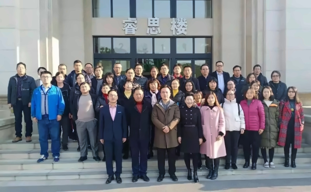 阳澄湖中学校领导们莅临美华学校进行交流.jpg