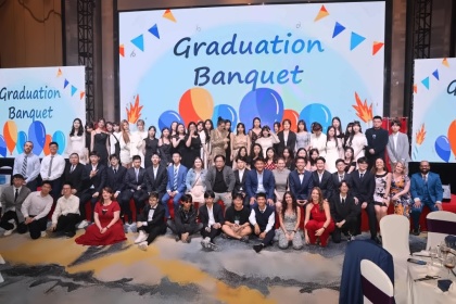 中加枫华BC部2021届毕业晚宴.jpg