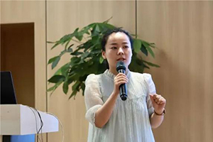 杨玲