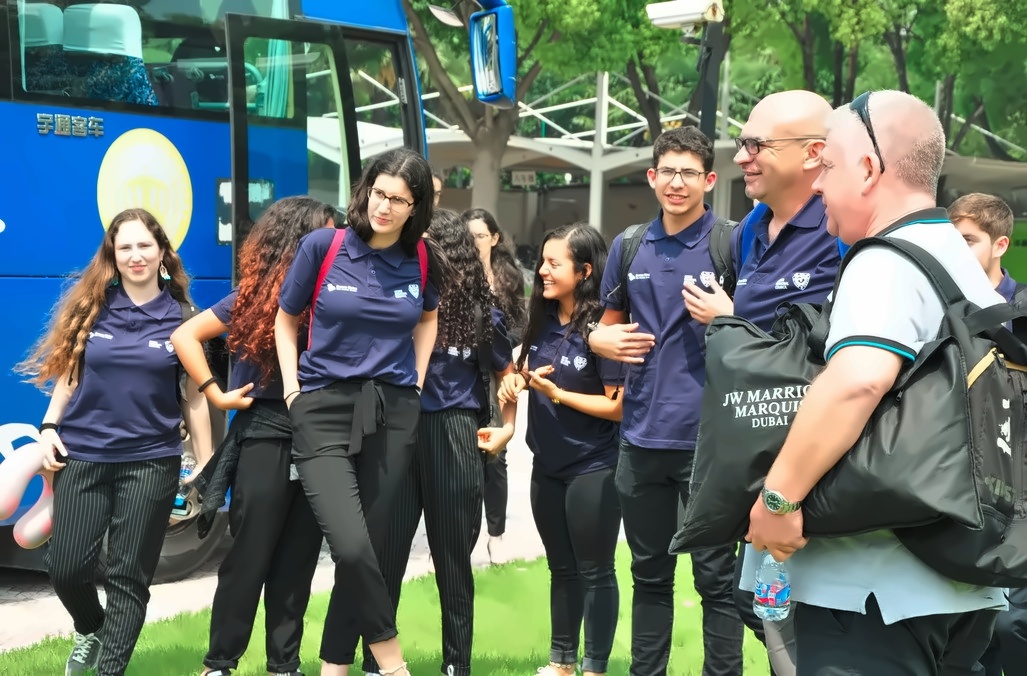 远道而来的以色列同学来领科国际高中访问.jpg