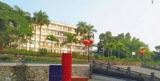 儋州市两院中学地址在哪里，哪个地区，哪个城市