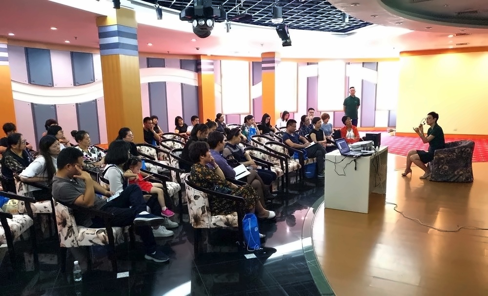 留学妈妈分享孩子留学经历.jpg