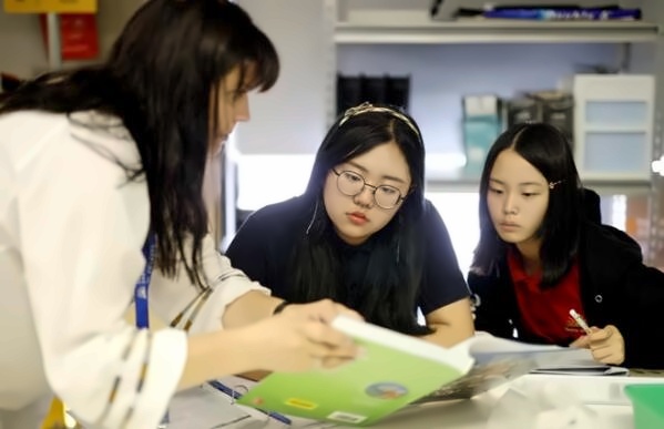 启明星双语学校