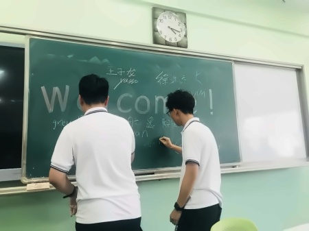 真假自我介绍.jpg